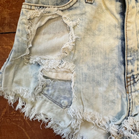 DENIM SHORTS - vibrant MIU micro denim shorts - Picture 5 of 8